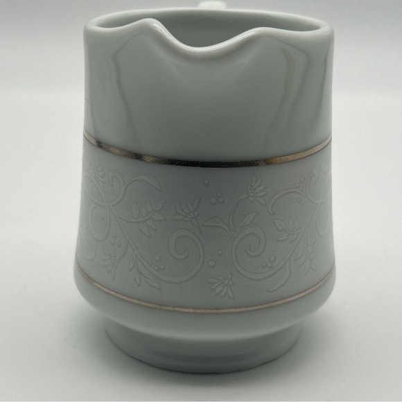 Chris Madden Home Collection Montalira Gold Creamer JC Penney China 3”x3.5” - Picture 5 of 14